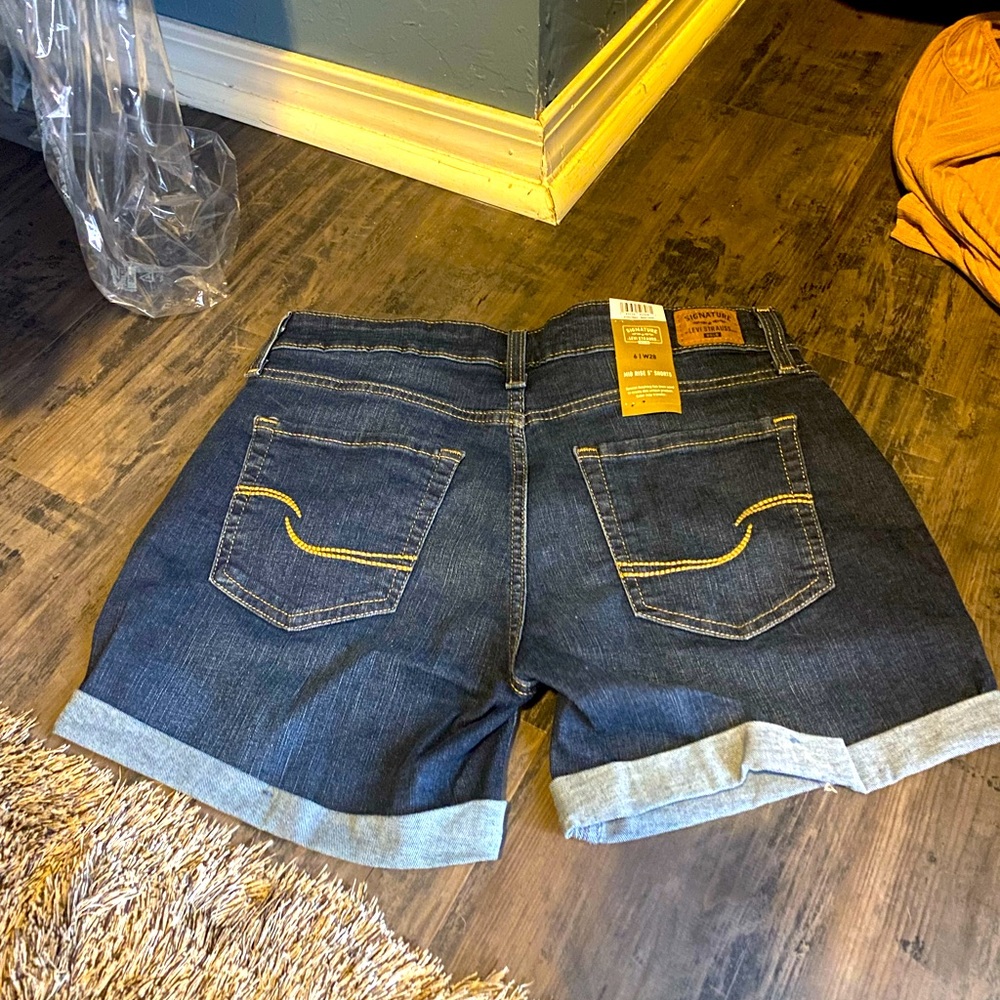 Levi stretch shorts